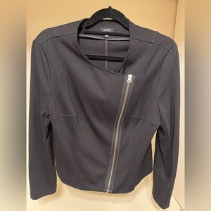 Women’s Black Zipper Blazer